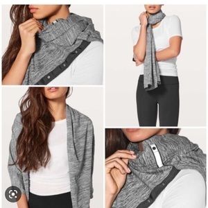 Lululemon athletic snap scarf!